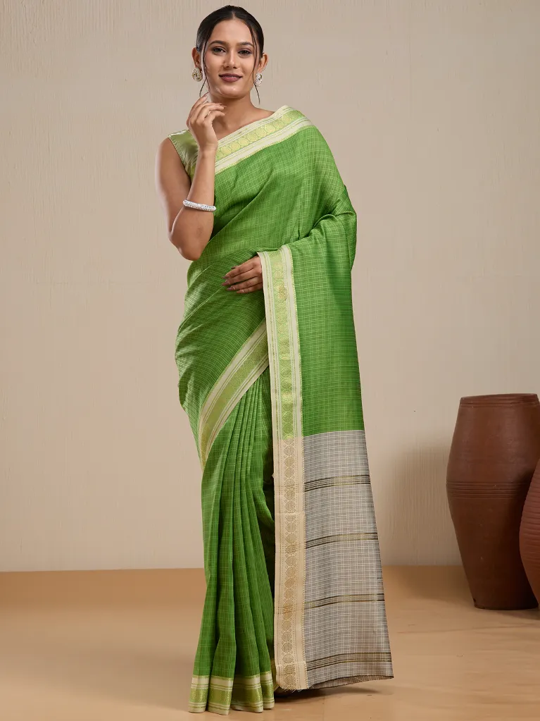 Vervee Couture Green Silk Blend Saree with Semi-Stitched Blouse | Eka