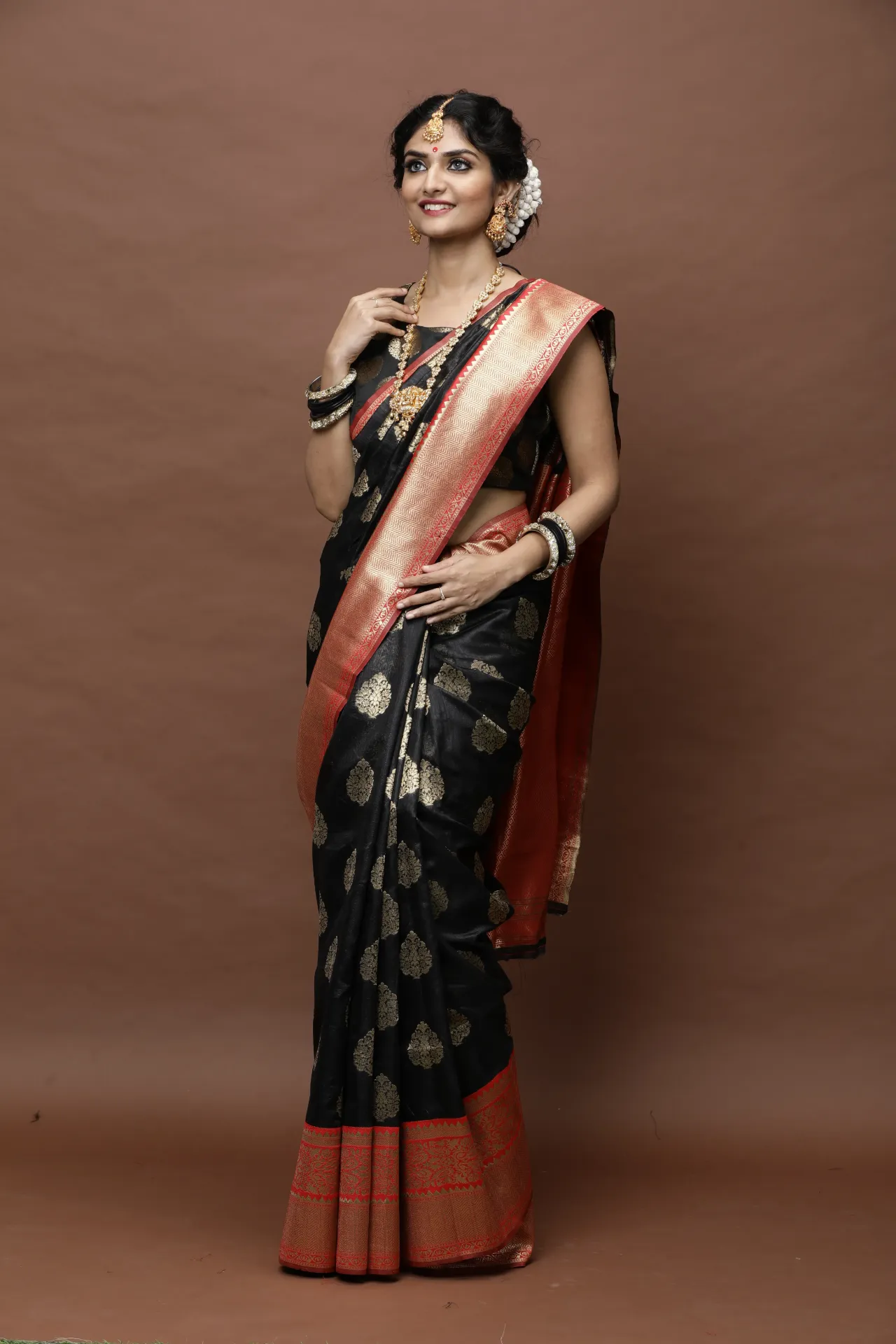 [VC26-DAVYA-D66-01] Vervee Couture Black Banarasi Silk Saree
